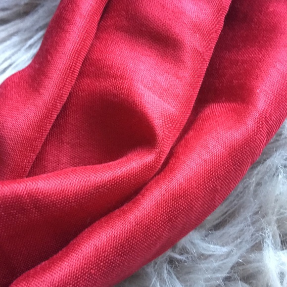 ❗️Red Scarf - brand new❗️ - Picture 3 of 3